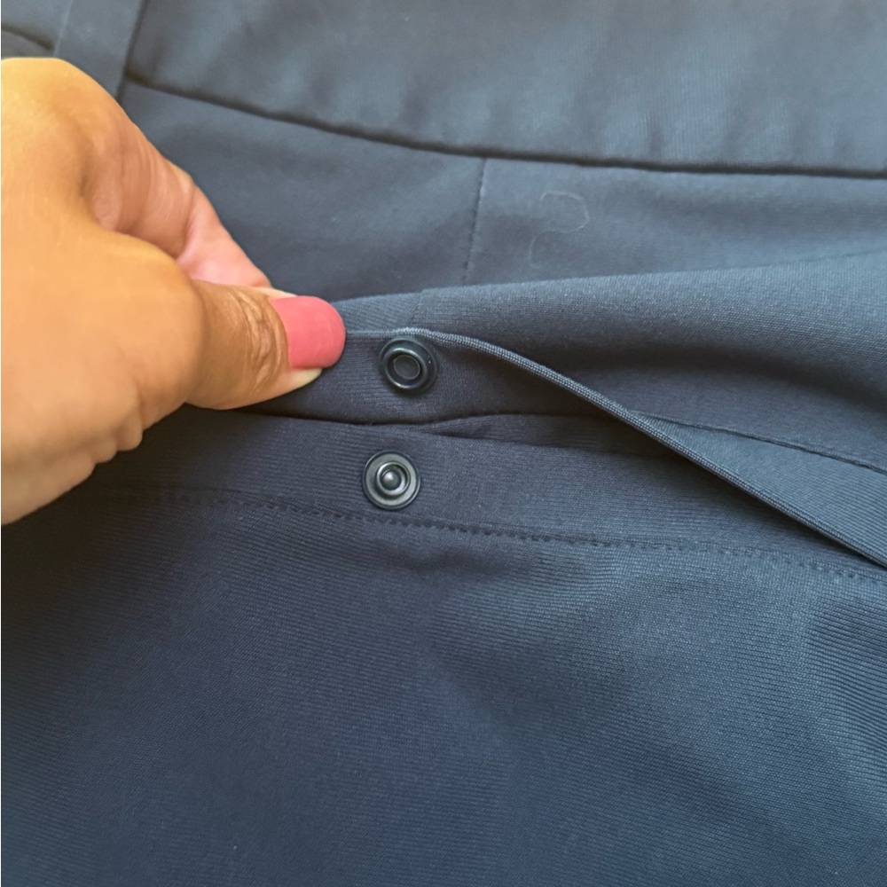 Lululemon Men’s ABC Slim-Fit Trouser 32" *Warpstreme
True Navy Blue
Size 34 - Picture 8 of 15